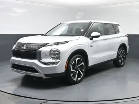 White 2025 Mitsubishi Outlander PHEV SE for sale in Terre Haute, IN