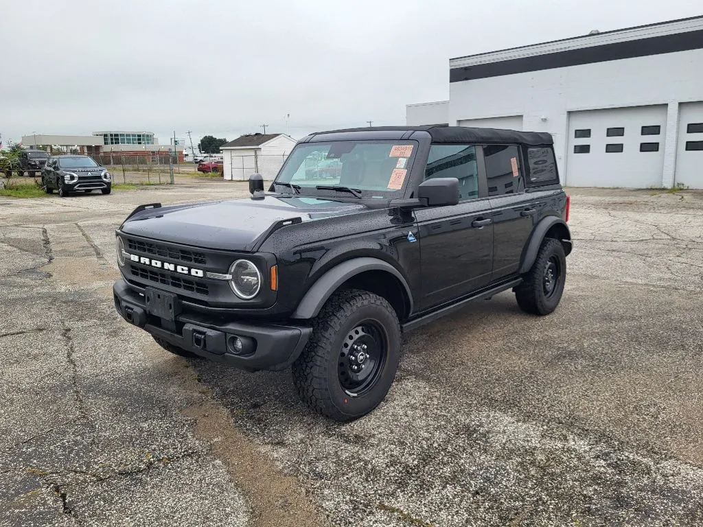 Black 2023 Ford Bronco Advanced Black Diamond for sale in Terre Haute, IN