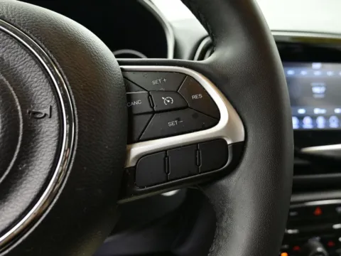 More photos of 2021 Jeep Compass Altitude at Dorsett Mitsubishi, IN