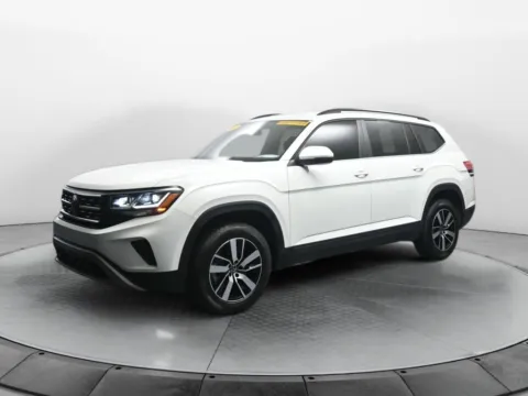 White 2022 Volkswagen Atlas 2.0T SE for sale in Terre Haute, IN