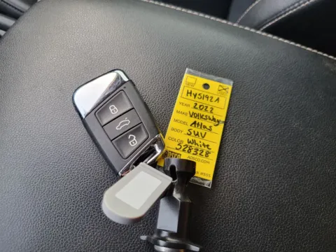 Photos of 2022 Volkswagen Atlas 2.0T SE for sale in Terre Haute, IN at Dorsett Mitsubishi