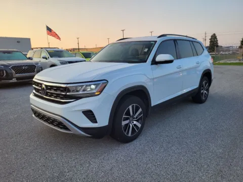 White 2022 Volkswagen Atlas 2.0T SE for sale in Terre Haute, IN