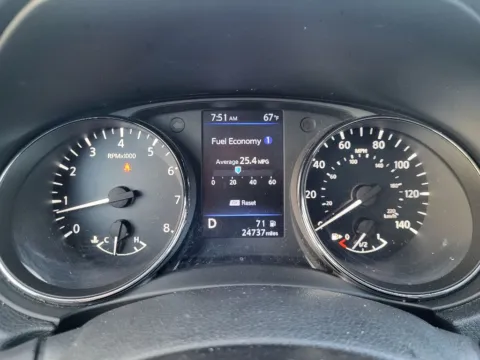 More photos of 2020 Nissan Rogue SL at Dorsett Mitsubishi, IN