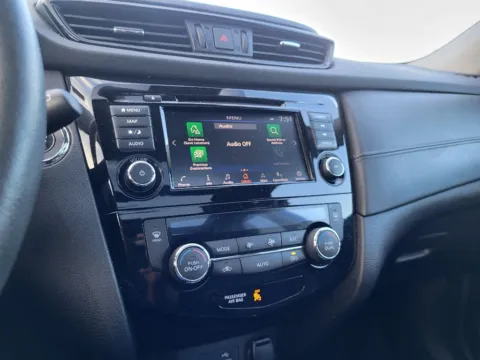More photos of 2020 Nissan Rogue SL at Dorsett Mitsubishi, IN