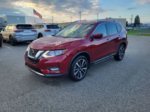 Red 2020 Nissan Rogue SL for sale in Terre Haute, IN