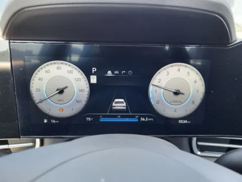 More photos of 2024 Hyundai Elantra SEL at Dorsett Mitsubishi, IN