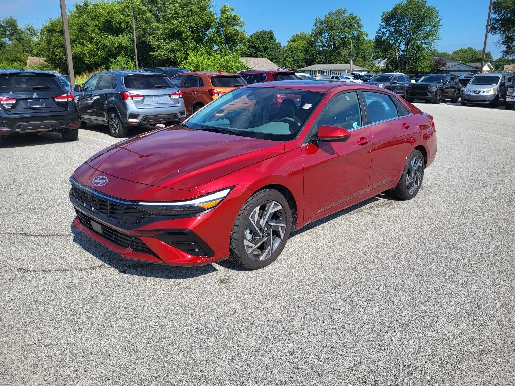 Red 2024 Hyundai Elantra SEL for sale in Terre Haute, IN