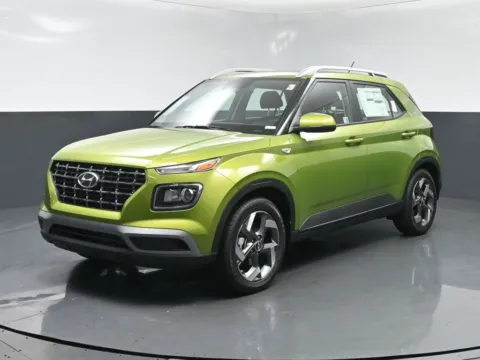 Green 2024 Hyundai Venue SEL for sale in Terre Haute, IN