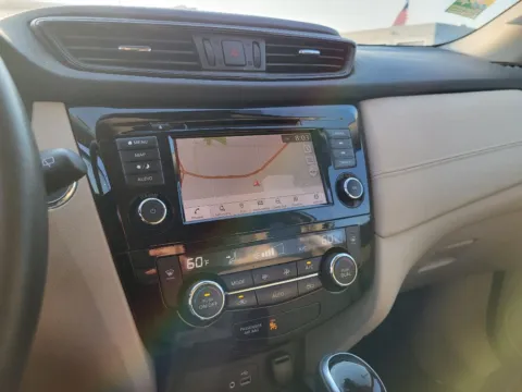 More photos of 2020 Nissan Rogue SL at Dorsett Mitsubishi, IN