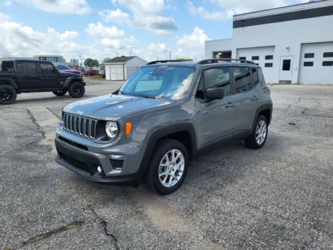 Gray 2022 Jeep Renegade Latitude for sale in Terre Haute, IN