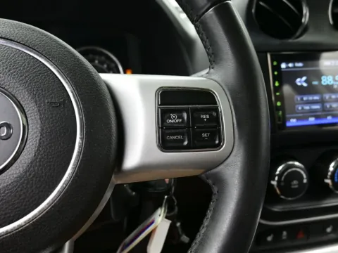 More photos of 2016 Jeep Compass High Altitude Edition at Dorsett Mitsubishi, IN