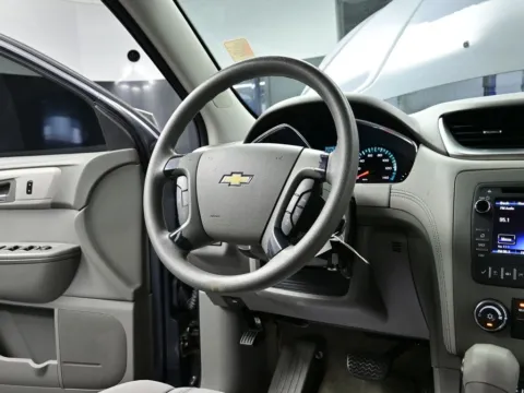 More photos of 2013 Chevrolet Traverse LS at Dorsett Mitsubishi, IN