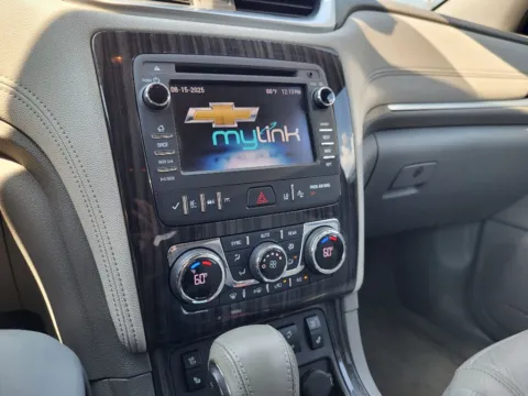 More photos of 2014 Chevrolet Traverse LTZ at Dorsett Mitsubishi, IN