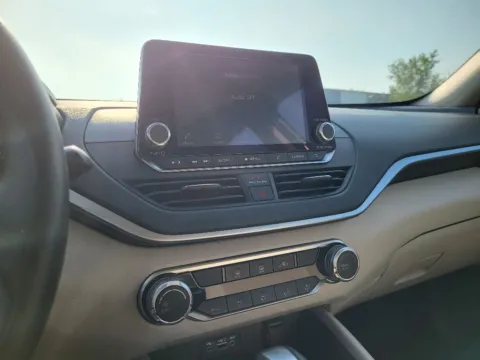 More photos of 2022 Nissan Altima 2.5 SV at Dorsett Mitsubishi, IN