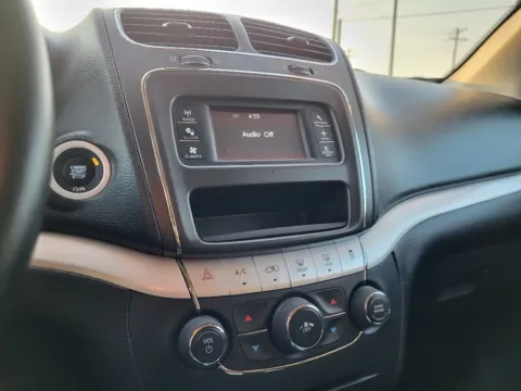 More photos of 2019 Dodge Journey SE at Dorsett Mitsubishi, IN