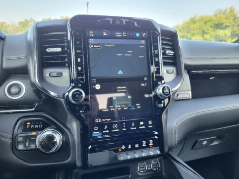 More photos of 2022 Ram 1500 Limited at Dorsett Mitsubishi, IN