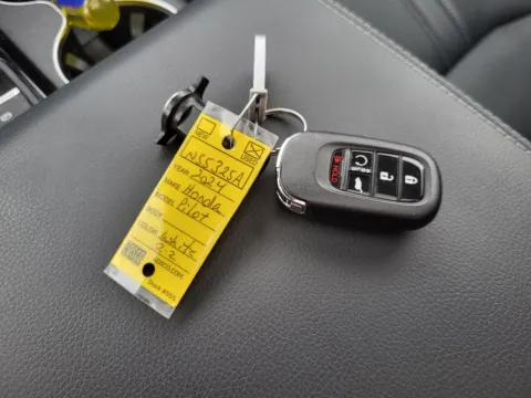 Photos of 2024 Honda Pilot Elite for sale in Terre Haute, IN at Dorsett Mitsubishi
