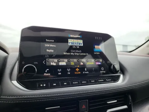 More photos of 2021 Nissan Rogue SL at Dorsett Mitsubishi, IN