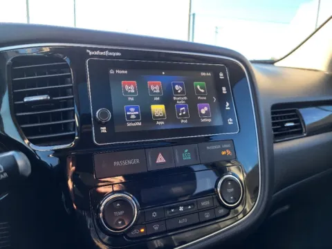 More photos of 2017 Mitsubishi Outlander GT at Dorsett Mitsubishi, IN