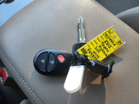 Photos of 2013 Toyota Highlander Base (A6) for sale in Terre Haute, IN at Dorsett Mitsubishi