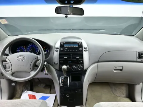 Photos of 2007 Toyota Sienna LE for sale in Terre Haute, IN at Dorsett Mitsubishi