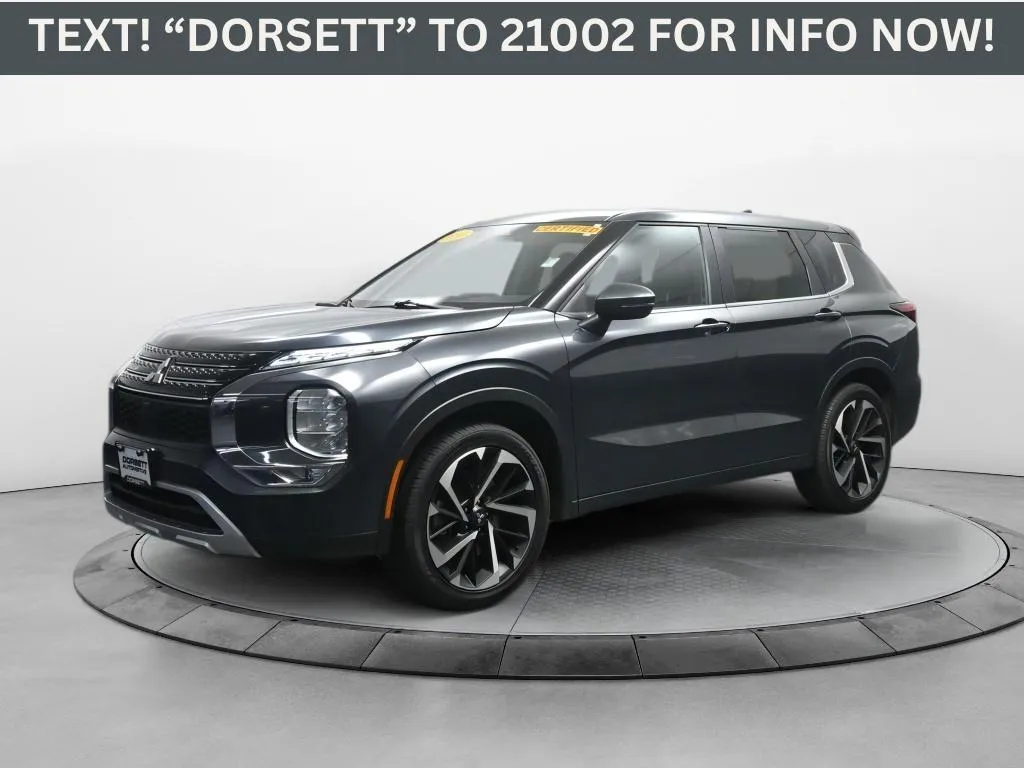 2024 Mitsubishi Outlander SE Black Edition w/Pano Roof