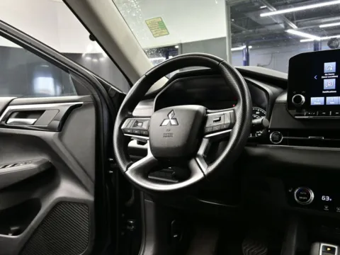 More photos of 2024 Mitsubishi Outlander SE Black Edition w/Pano Roof at Dorsett Mitsubishi, IN