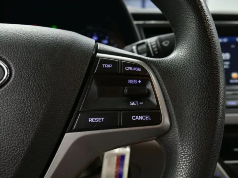 More photos of 2017 Hyundai Elantra SE at Dorsett Mitsubishi, IN