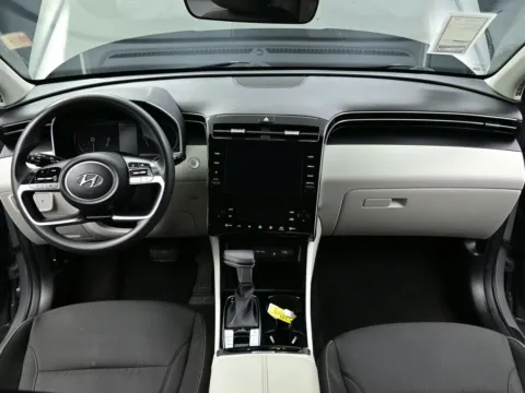 Photos of 2024 Hyundai Tucson SEL for sale in Terre Haute, IN at Dorsett Mitsubishi