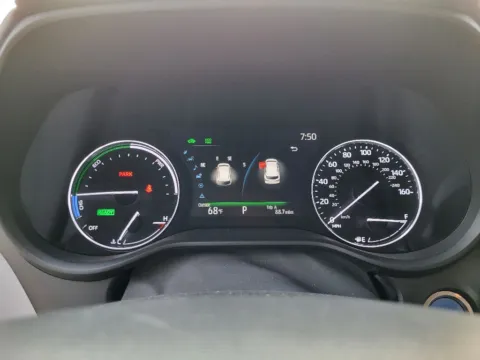 More photos of 2021 Toyota Sienna Limited at Dorsett Mitsubishi, IN