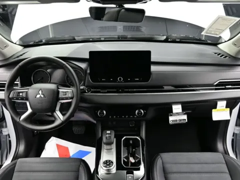 Photos of 2025 Mitsubishi Outlander SE for sale in Terre Haute, IN at Dorsett Mitsubishi