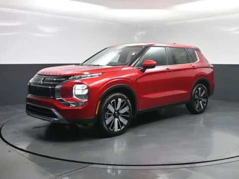 Red 2025 Mitsubishi Outlander SE for sale in Terre Haute, IN