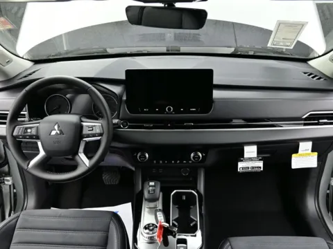 Photos of 2025 Mitsubishi Outlander SE for sale in Terre Haute, IN at Dorsett Mitsubishi