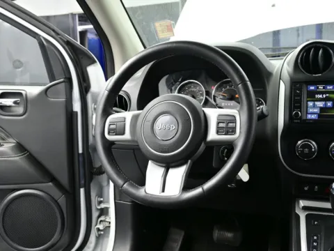 More photos of 2017 Jeep Compass Latitude at Dorsett Mitsubishi, IN