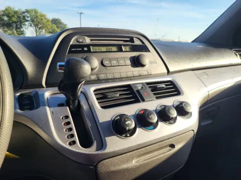 More photos of 2010 Honda Odyssey LX at Dorsett Mitsubishi, IN