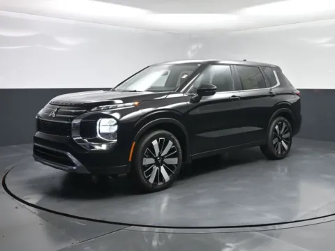 Black 2025 Mitsubishi Outlander SE for sale in Terre Haute, IN