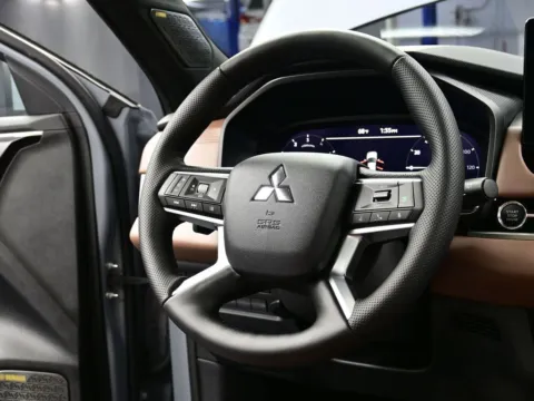 More photos of 2025 Mitsubishi Outlander SEL at Dorsett Mitsubishi, IN