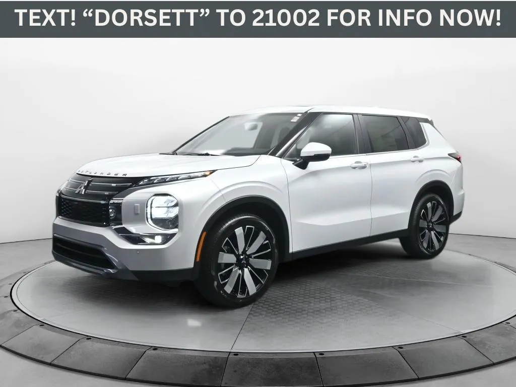 White 2025 Mitsubishi Outlander SE for sale in Terre Haute, IN