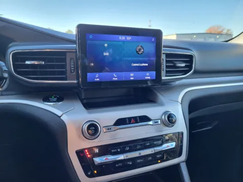More photos of 2020 Ford Explorer XLT at Dorsett Mitsubishi, IN