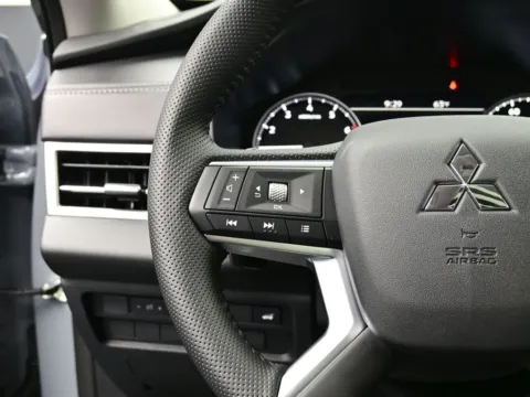 More photos of 2025 Mitsubishi Outlander Trail Edition at Dorsett Mitsubishi, IN