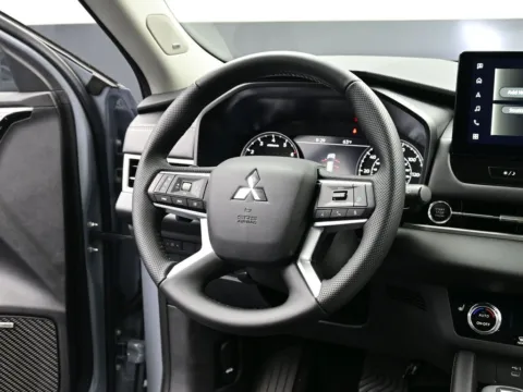 More photos of 2025 Mitsubishi Outlander Trail Edition at Dorsett Mitsubishi, IN