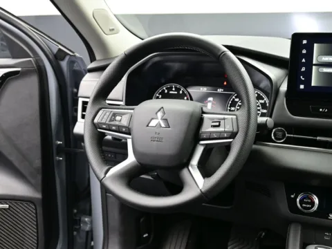 More photos of 2025 Mitsubishi Outlander Trail Edition at Dorsett Mitsubishi, IN