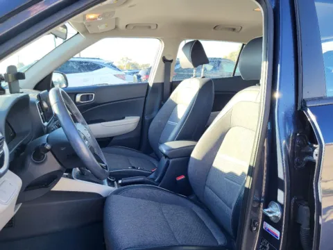 More photos of 2023 Hyundai Venue Limited at Dorsett Mitsubishi, IN
