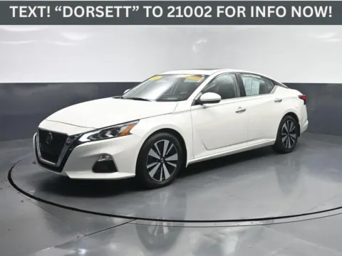 White 2019 Nissan Altima 2.5 SV for sale in Terre Haute, IN