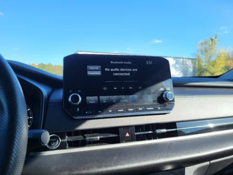 More photos of 2024 Mitsubishi Outlander PHEV SE at Dorsett Mitsubishi, IN