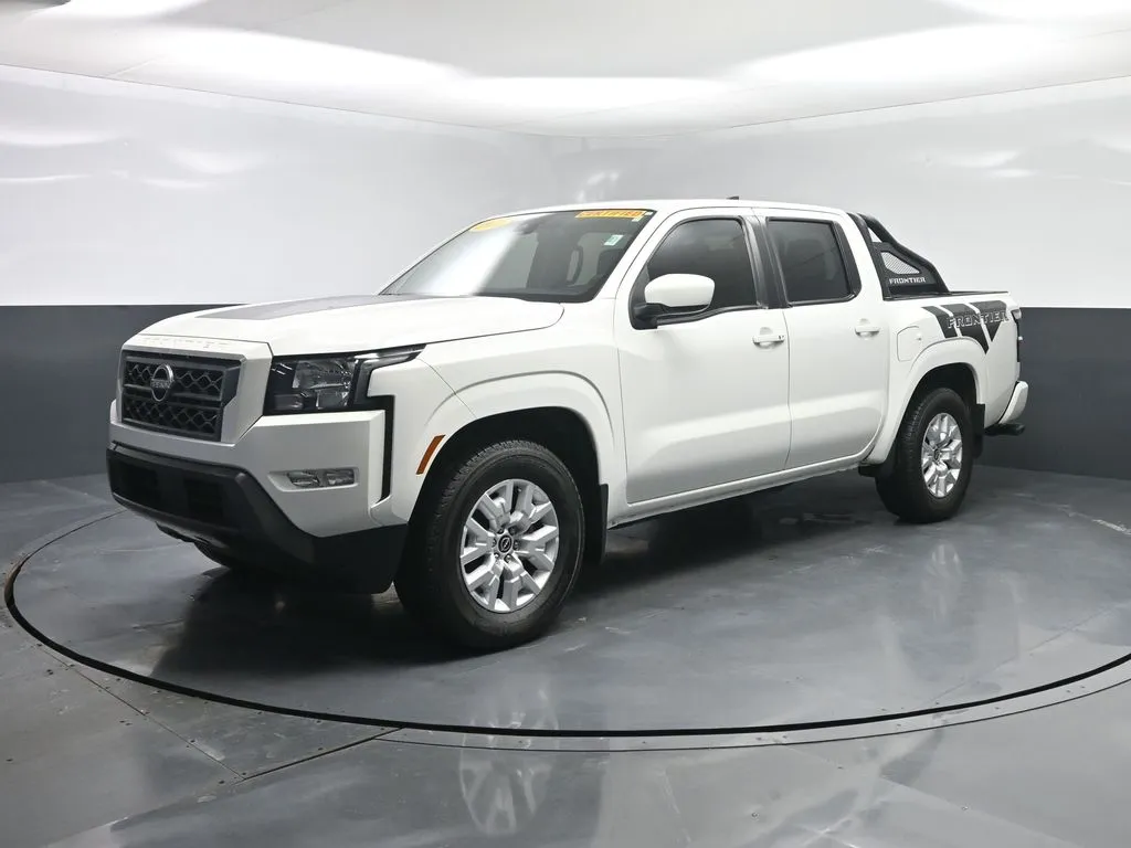 White 2022 Nissan Frontier SV for sale in Terre Haute, IN