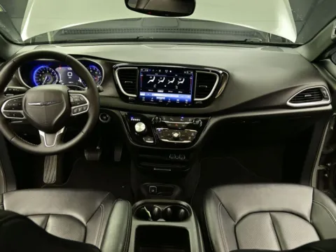 Photos of 2025 Chrysler Pacifica Select for sale in Terre Haute, IN at Dorsett Mitsubishi