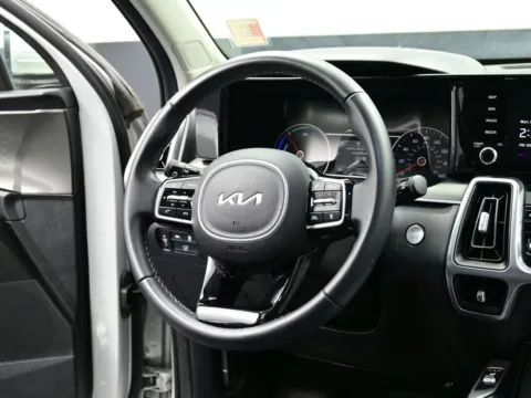 More photos of 2024 Kia Sorento Hybrid EX at Dorsett Mitsubishi, IN