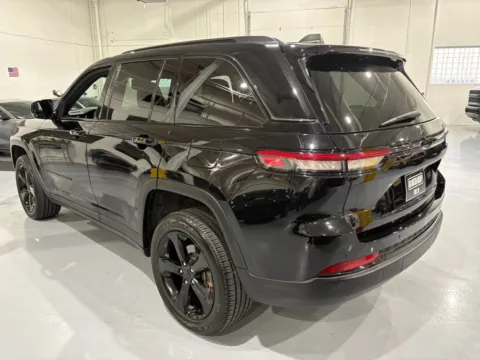 More photos of 2023 Jeep Grand Cherokee Altitude 4x4 at 8-11 Motor Group, Inc., MI