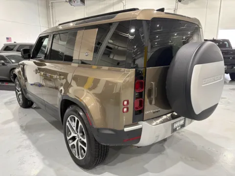 More photos of 2020 Land Rover Defender 110 HSE at 8-11 Motor Group, Inc., MI